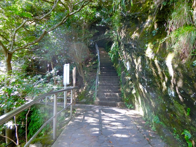 「鋸山日本寺」往路07（まだまだ階段）201809