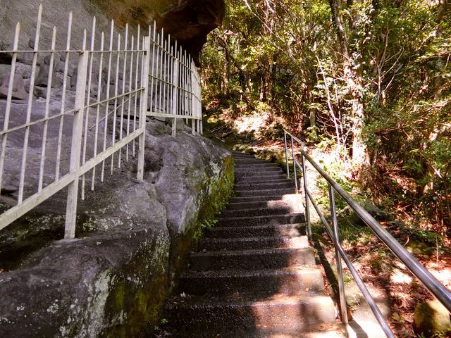 「鋸山日本寺」往路14（山頂への階段）201809