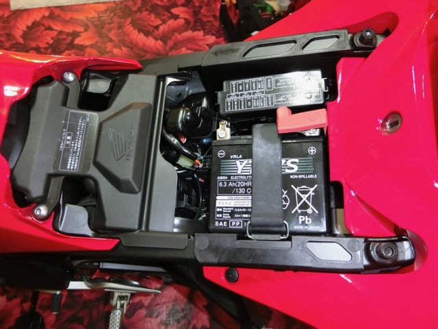 CBR1000RRグリップヒーター取付02