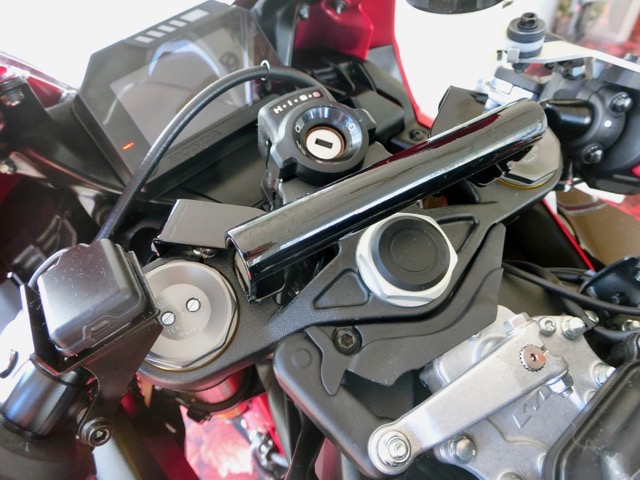 ハンドルマウントステー取り付け05（CBR1000RR-SC77）